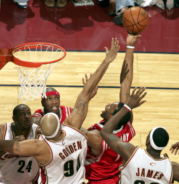 通过积极的 通过积极的