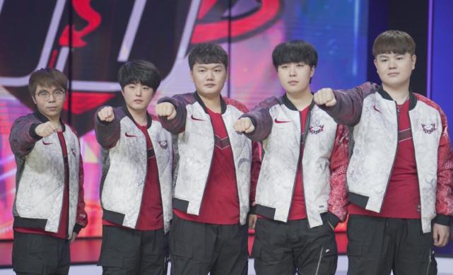 在绿茵场上 在绿茵场上